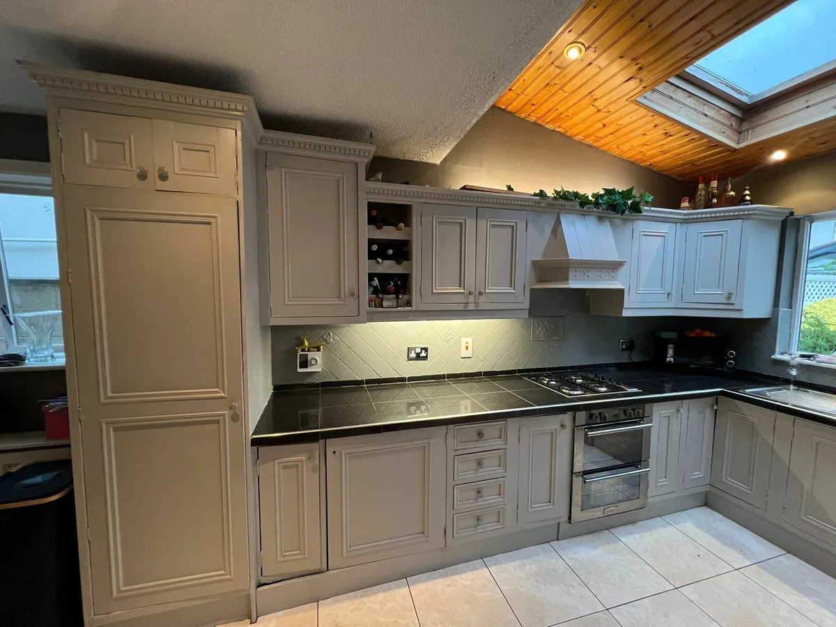 Kitchen units (cooker & oven) - Image 3