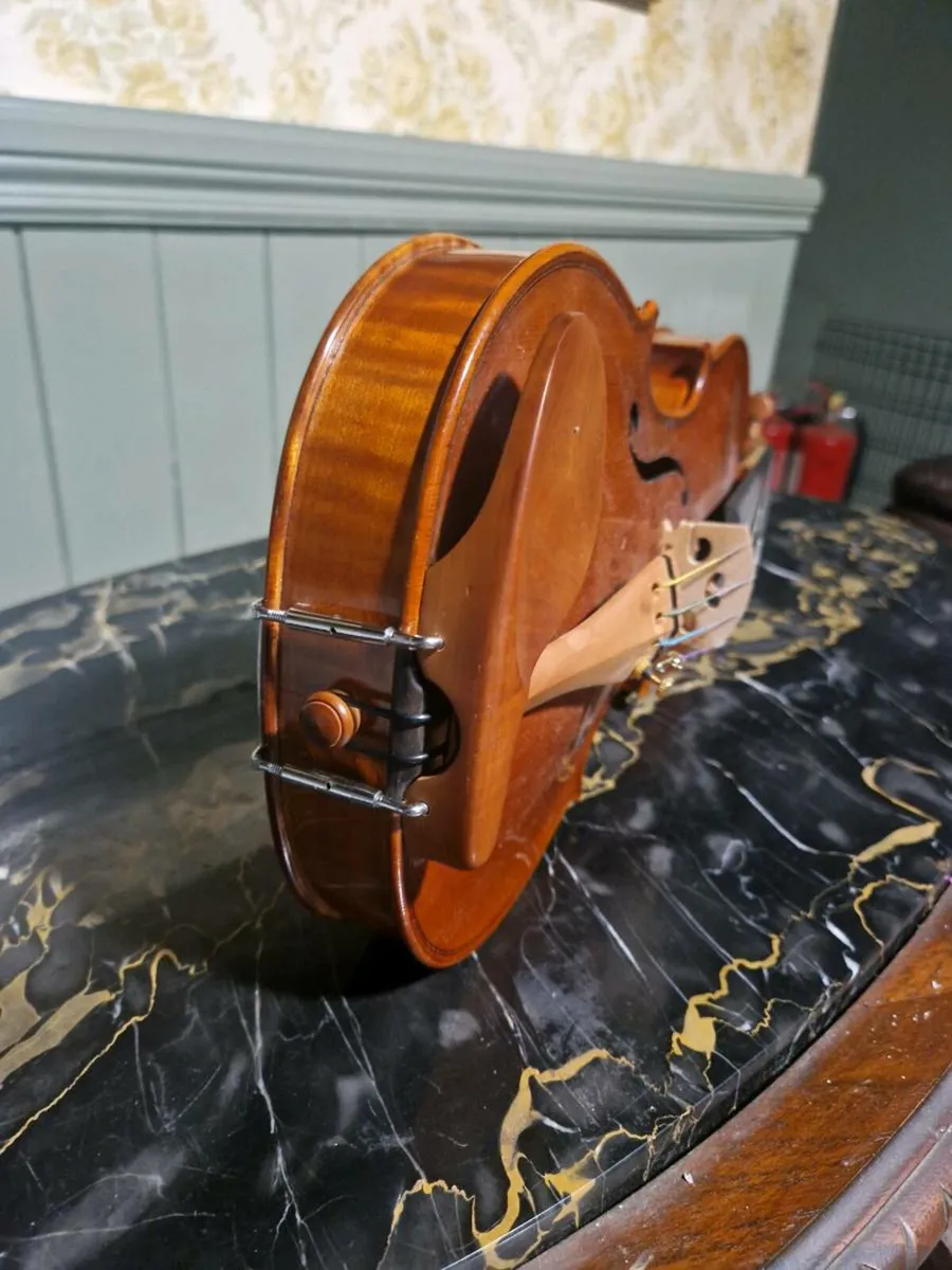 Violin - Image 3