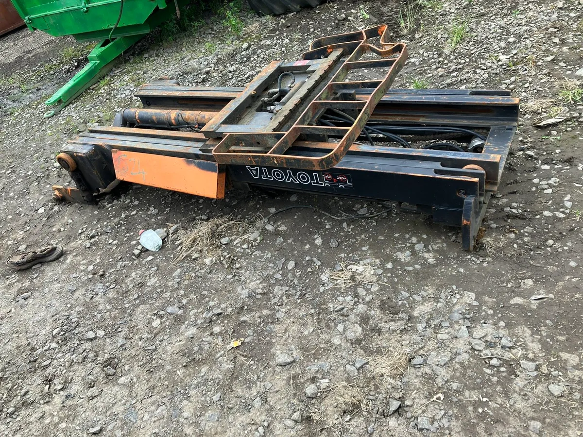 Forklift Mast - Image 1