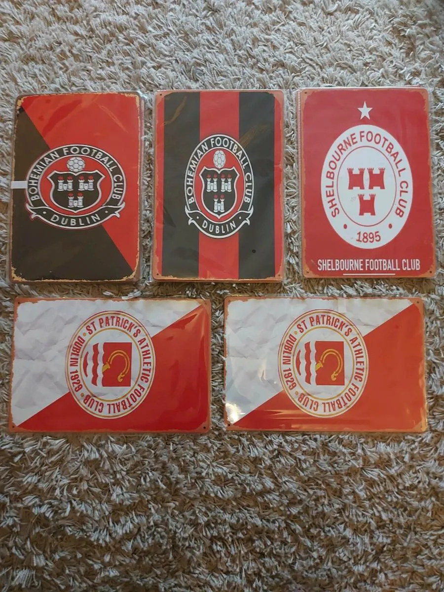 Pub signs - Image 1