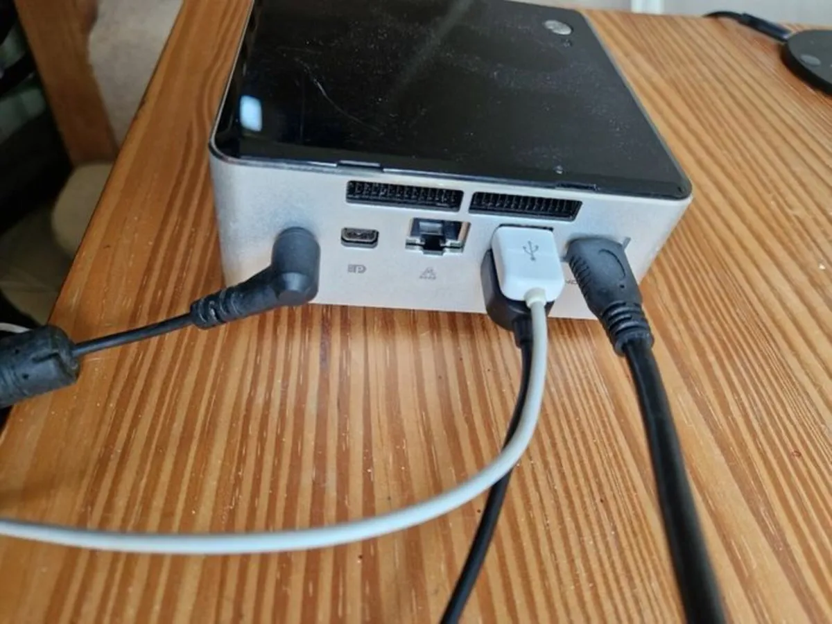 Mini PC NUC5!3RYH 2 Terrabyte 8GB RAM, Windows 10 - Image 1
