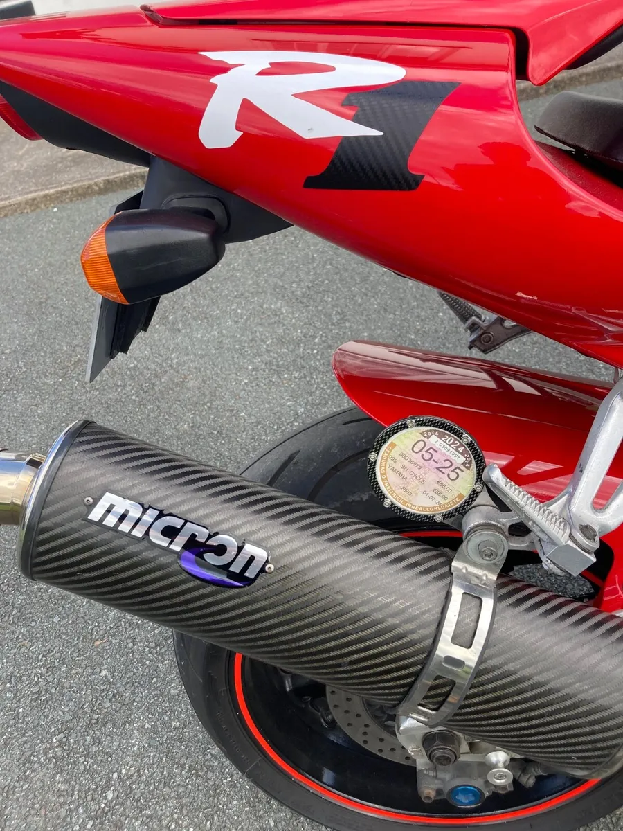 YAMAHA R1 - Image 4