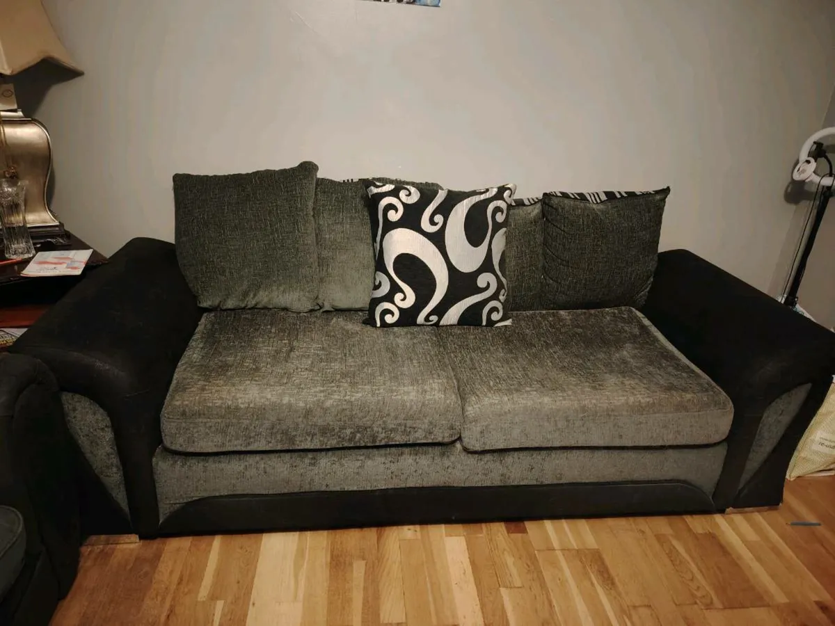 3 & 2 seater couch / sofa - Image 1