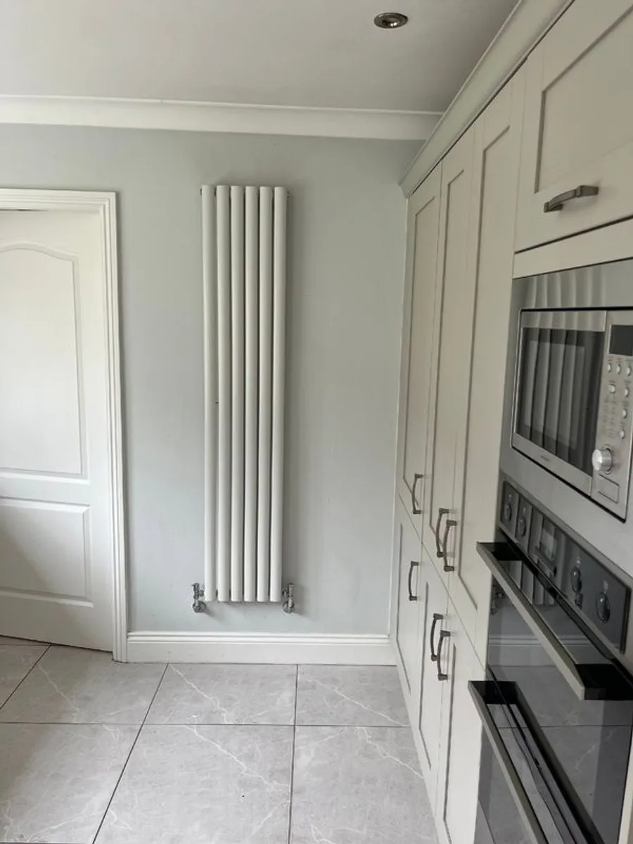 Fully fitted kitchen excellent condition - Image 1