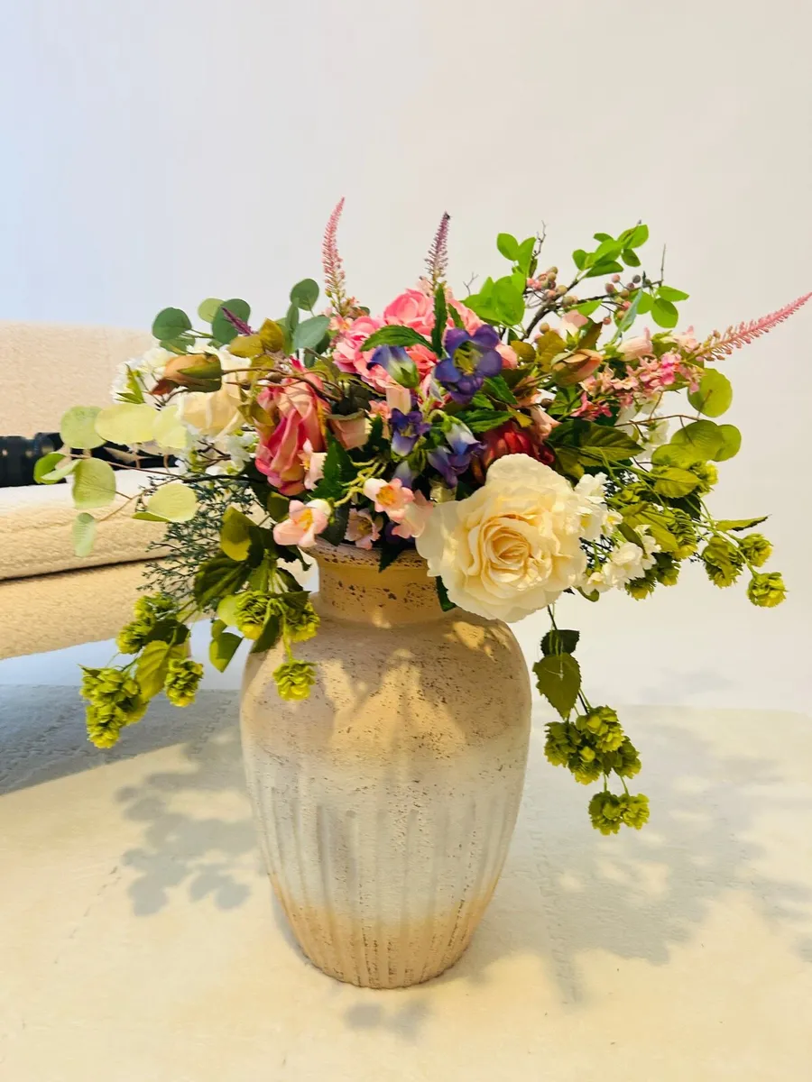 Faux flowers and vase - Image 3