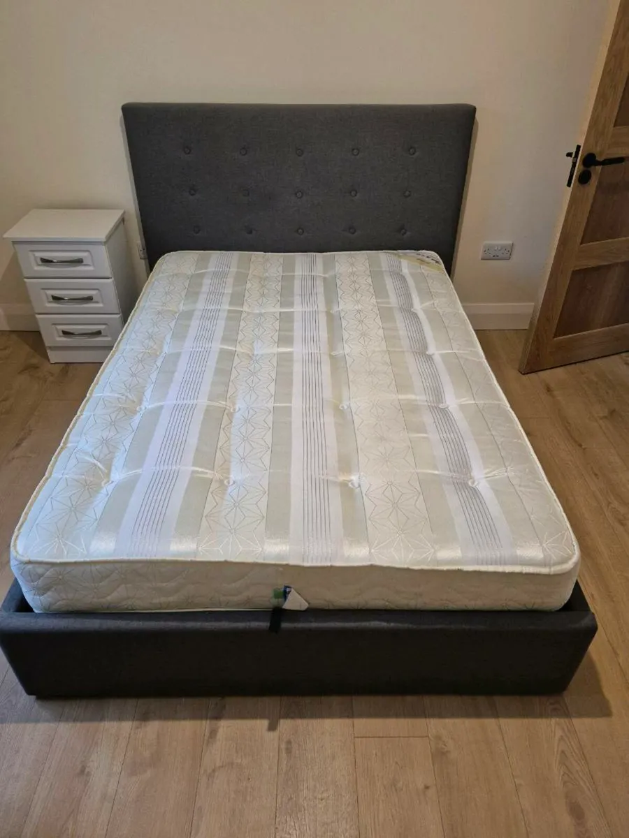 Double bed and mattress - Image 1