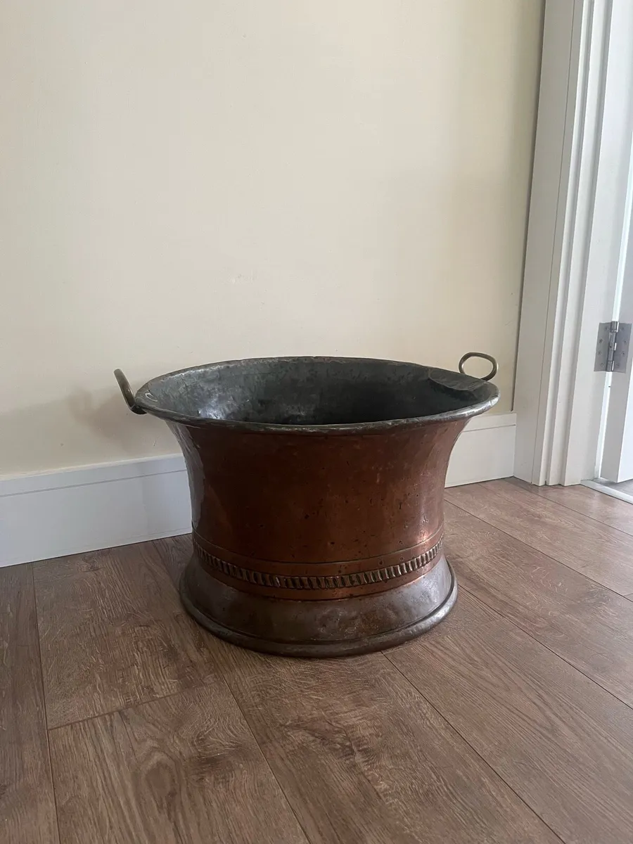 Antique Georgian Copper Log Cauldron - Image 1
