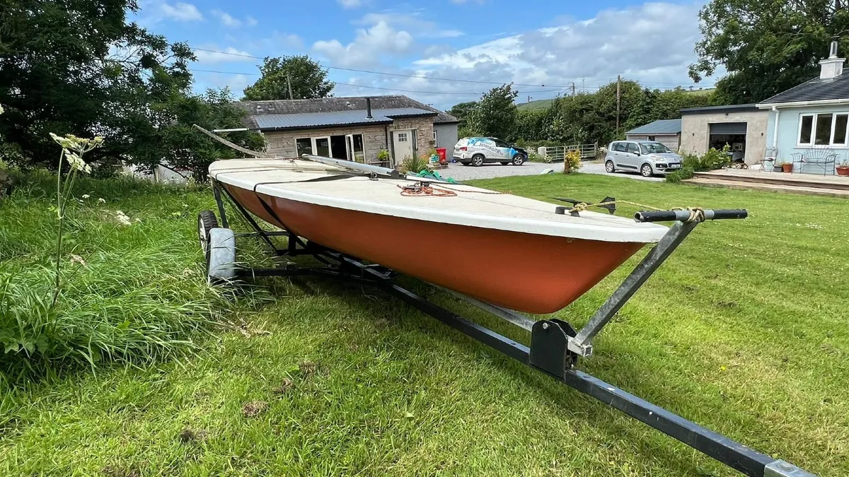 Laser 1 sailing dinghy - Image 1