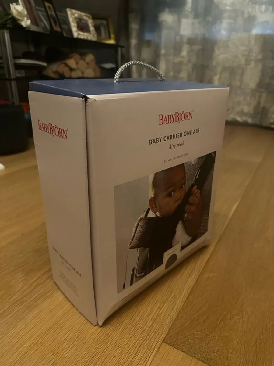 BabyBjorn One Carrier Air - (Mesh) - Like New - Image 4