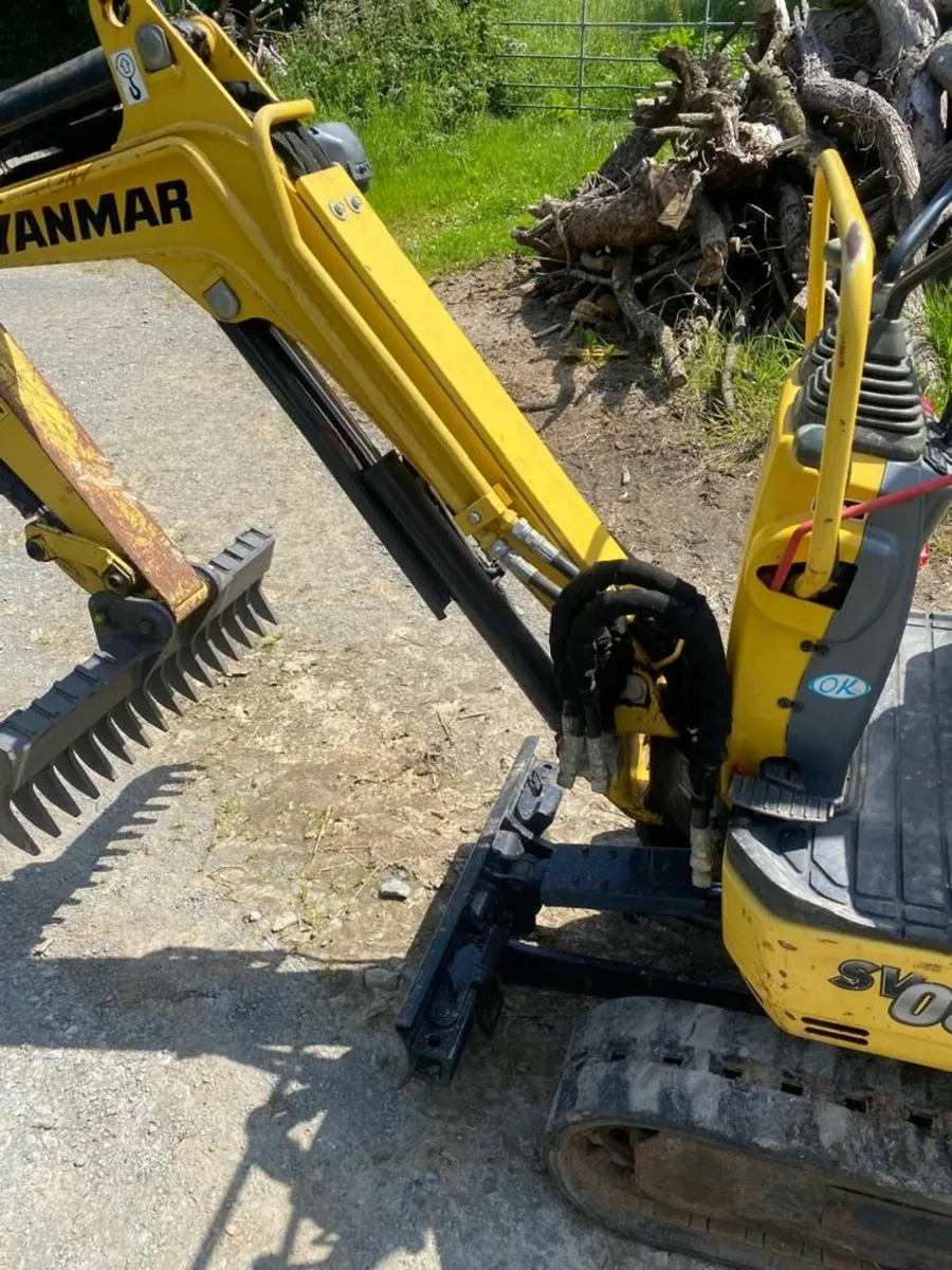 Yanmar SV08 Micro Excavator - Image 2