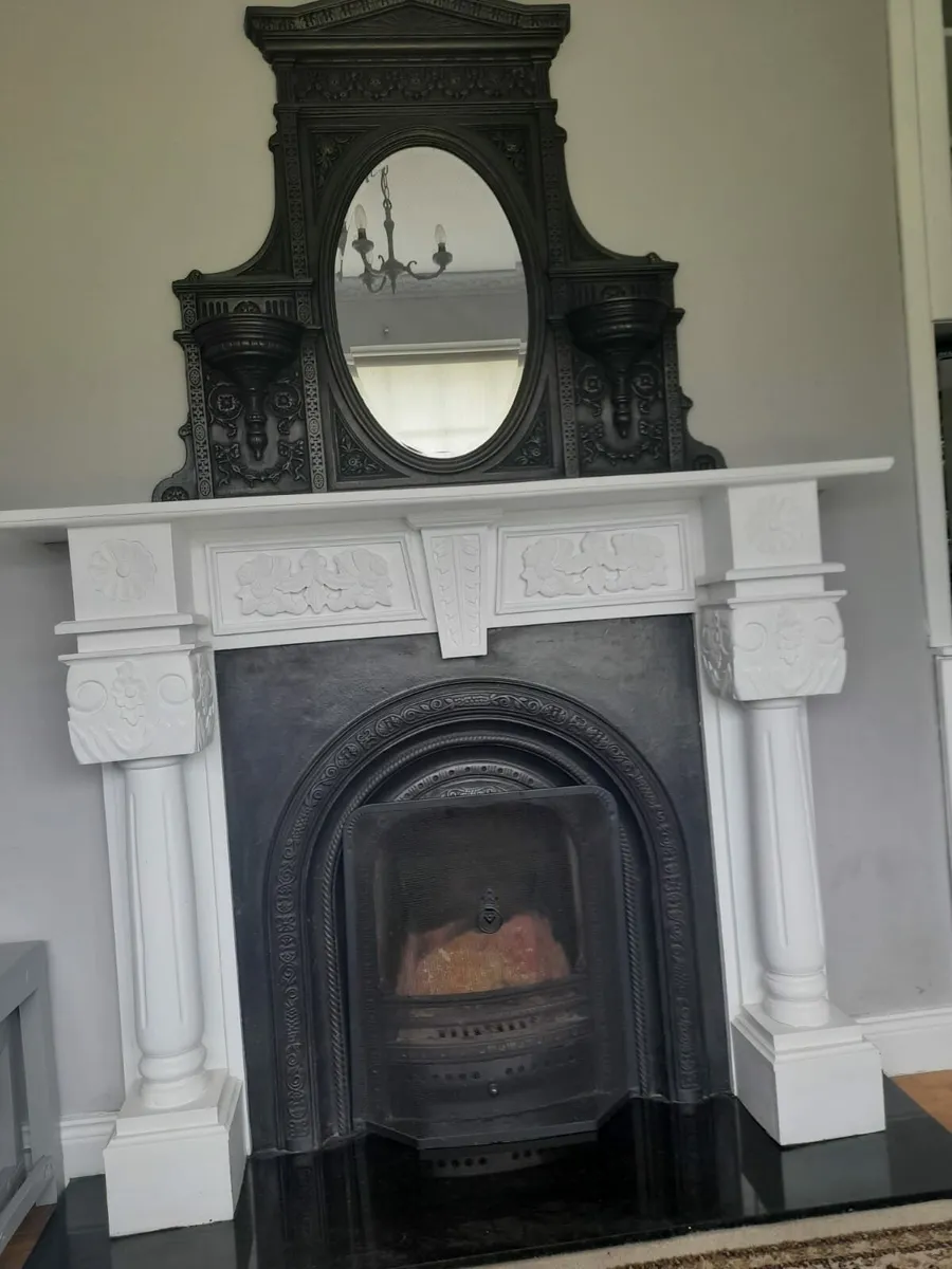 Fireplace and mirror - Image 2