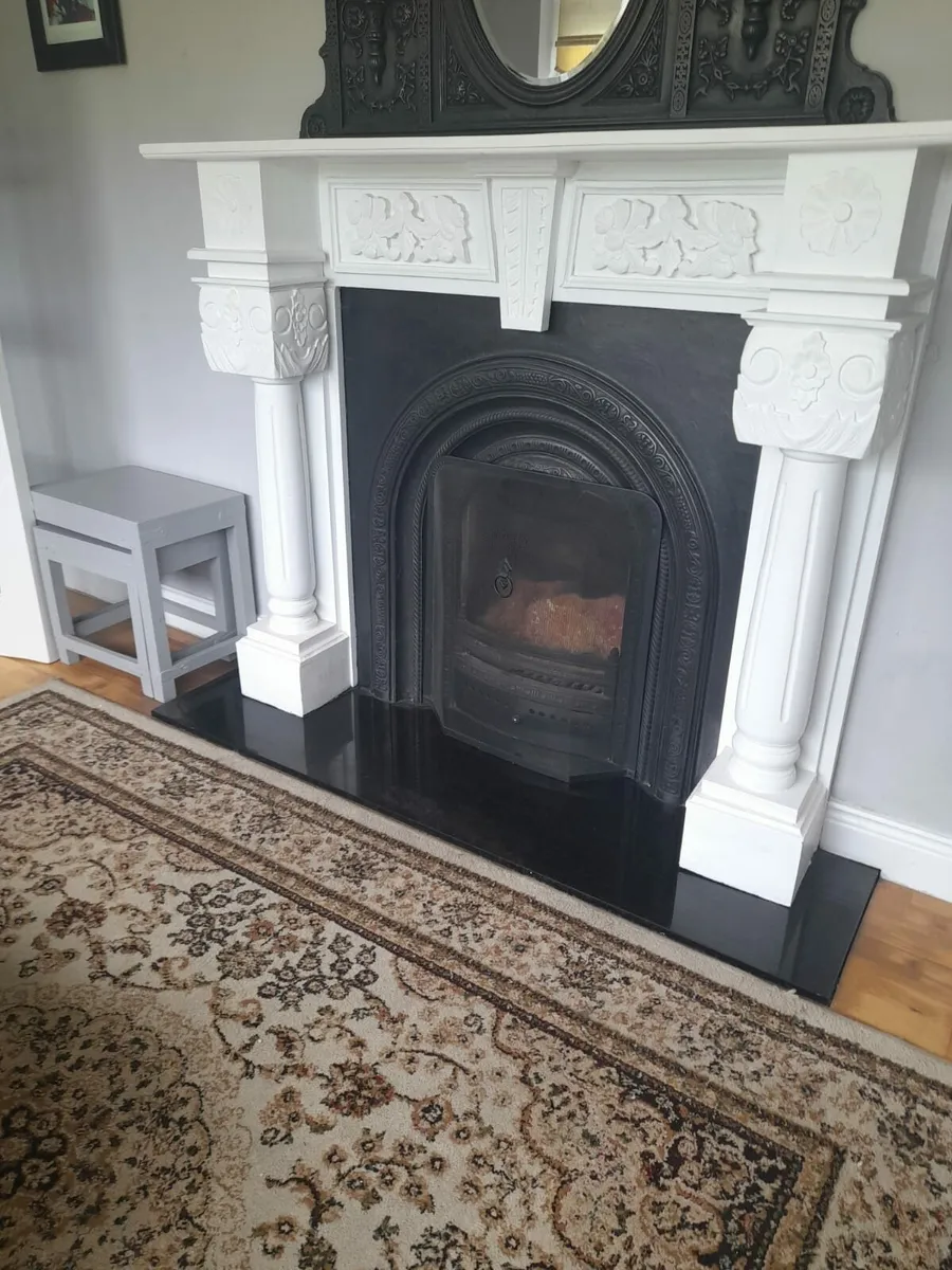 Fireplace and mirror - Image 3