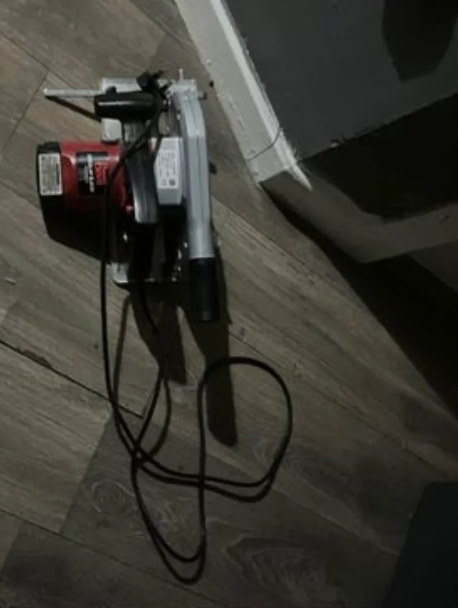 Circular saw - Image 1