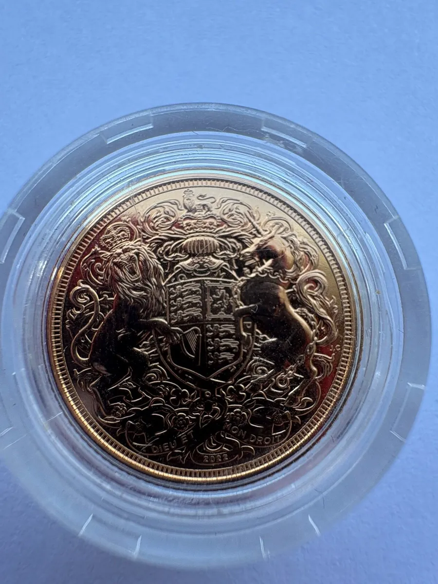 2022 Memorial Gold Sovereign - Image 1