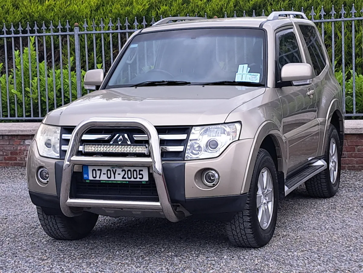 Mitsubishi Pajero 4 wd  SWB 3 door with bullbar - Image 1