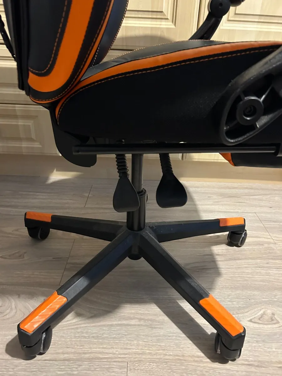 Gaming chair - Image 2