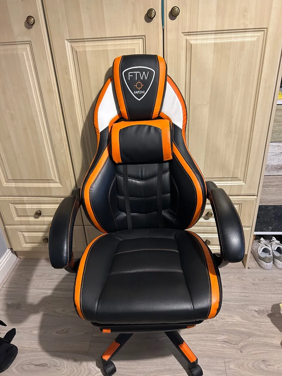 Gaming chair - Image 1