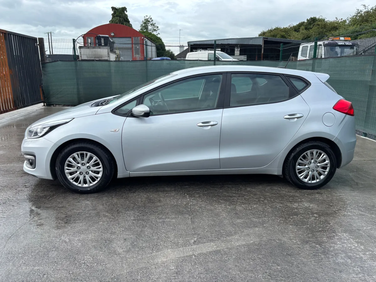 2017 Kia Ceed Diesel Light Damage Drive home - Image 3