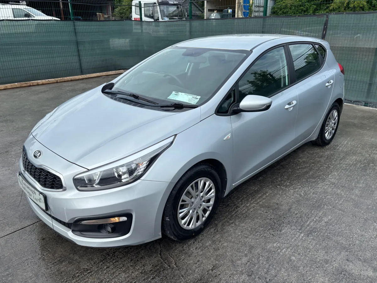2017 Kia Ceed Diesel Light Damage Drive home - Image 1