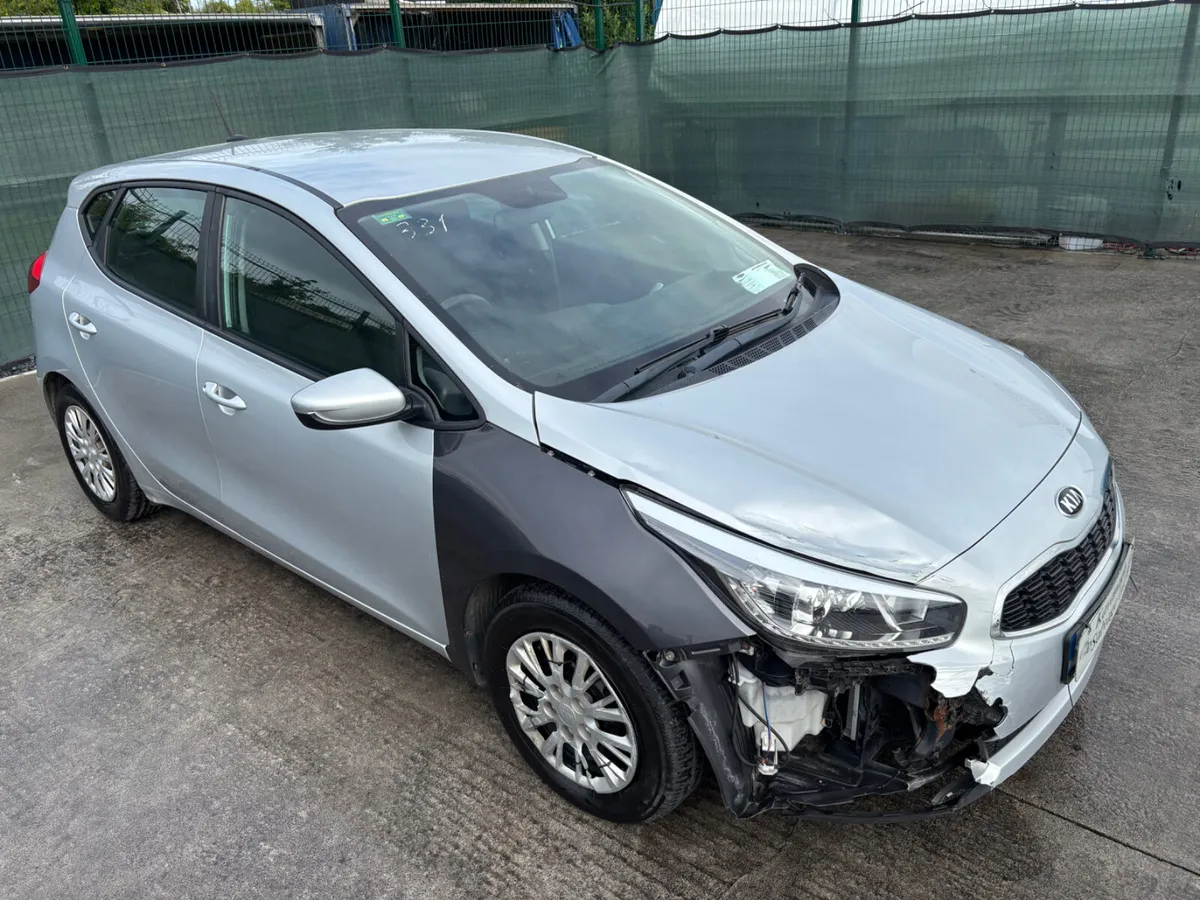 2017 Kia Ceed Diesel Light Damage Drive home - Image 4
