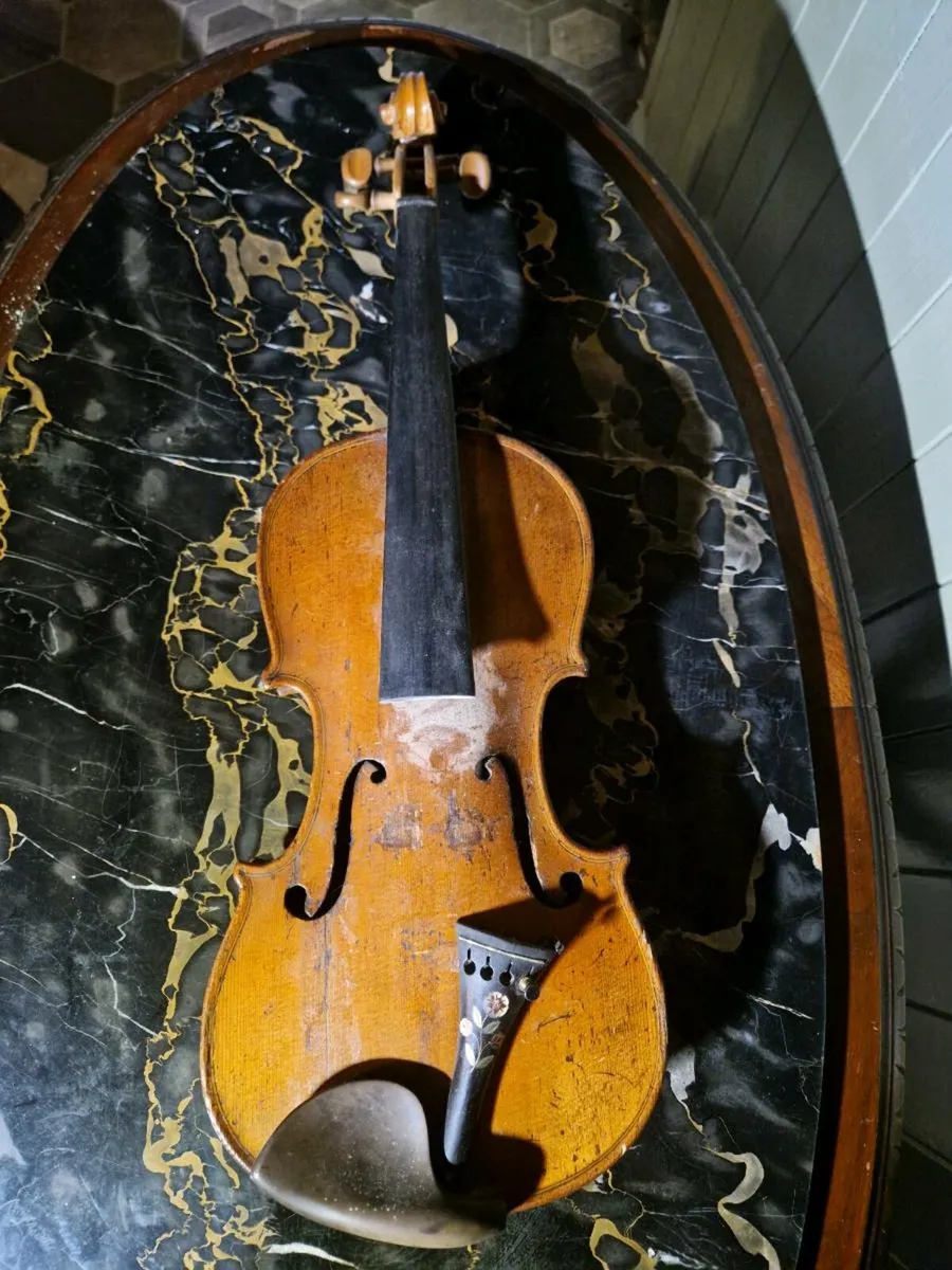 Violin - Image 1