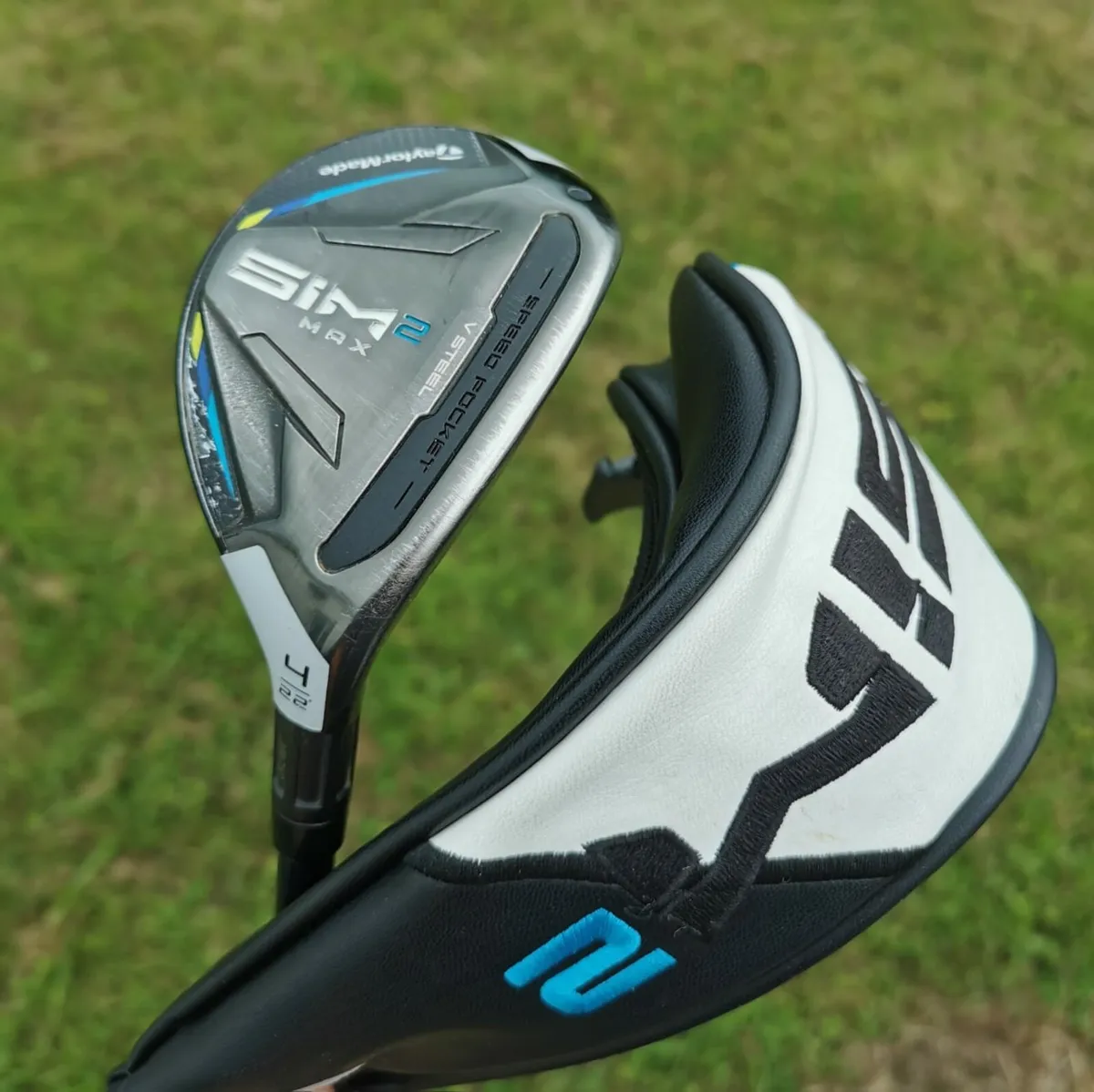 Taylormade SIM2 Max 4 hybrid, 
22 degree loft - Image 1