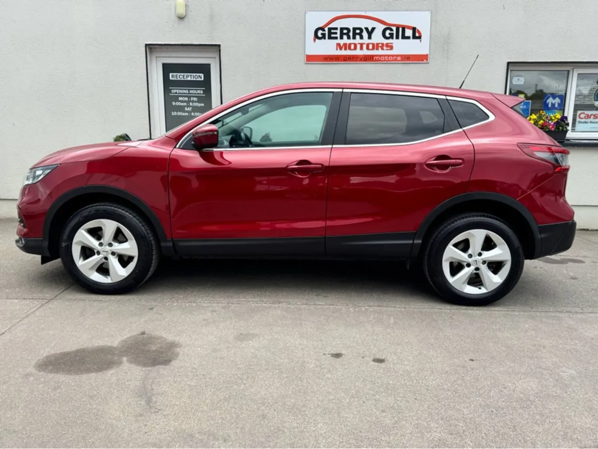 Nissan QASHQAI 1.5 DCI N-connecta 5DR 110PS - Image 4