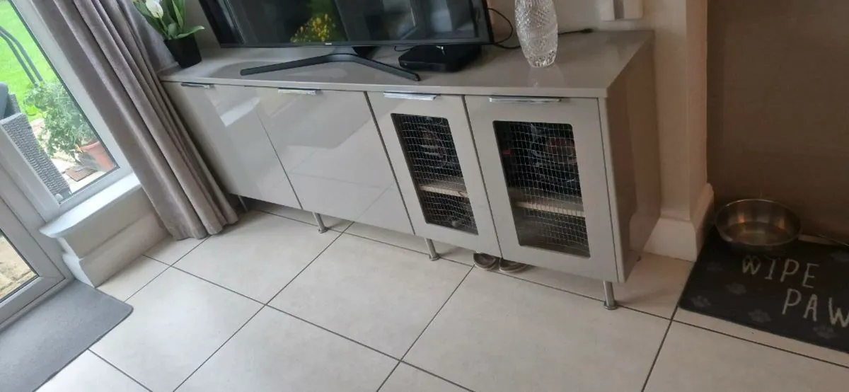Tv cabinet