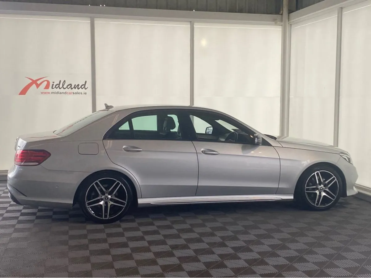 Mercedes-Benz E-Class E220d AMG Night Edition - Image 3