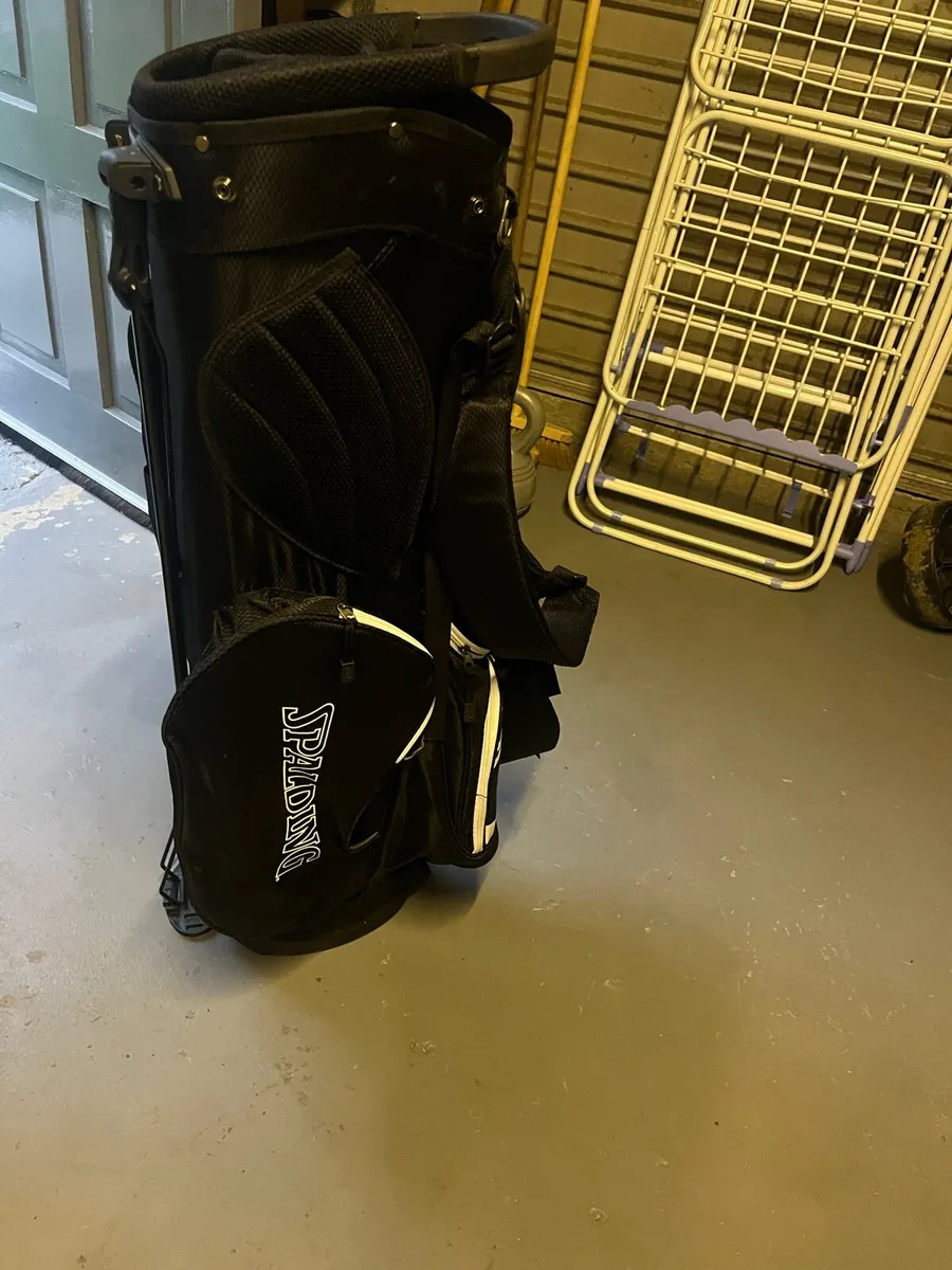 Golf Bag and Trolley - Image 4