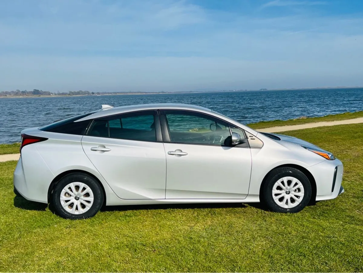 Toyota Prius 1.8 Hybrid Low Mileage - Image 4