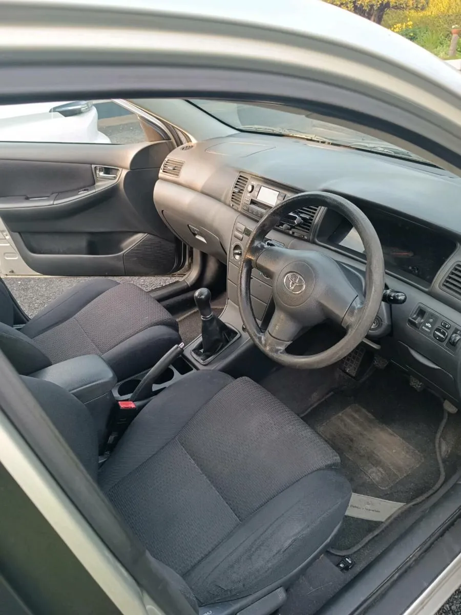 Toyota Corolla - Image 2