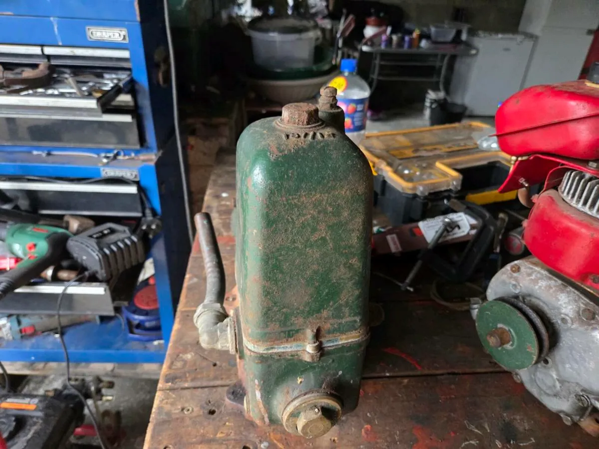 Vintage  water pump - Image 1