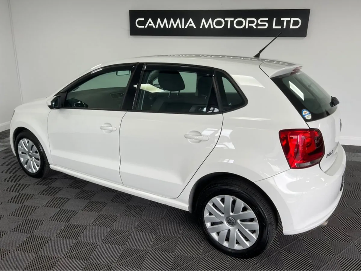 Volkswagen Polo  volkswagen Polo   dsg Automatic - Image 3
