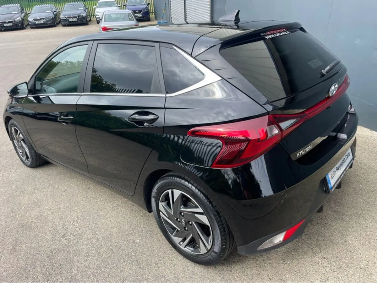 Hyundai i20 212 Deluxe Plus 5DR Low KMS AS New - Image 4