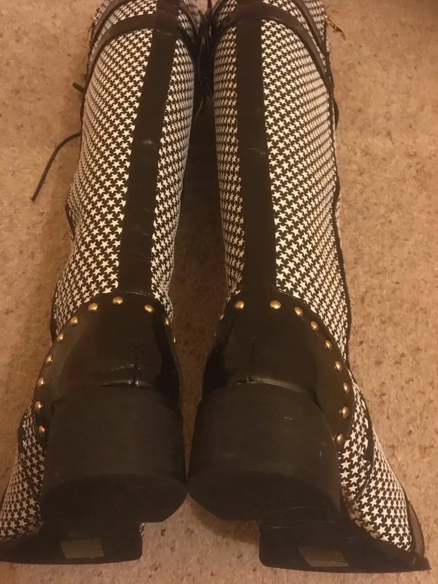 BRAND NEW Black and White Tall Knee Boots, Size 40 - Image 4