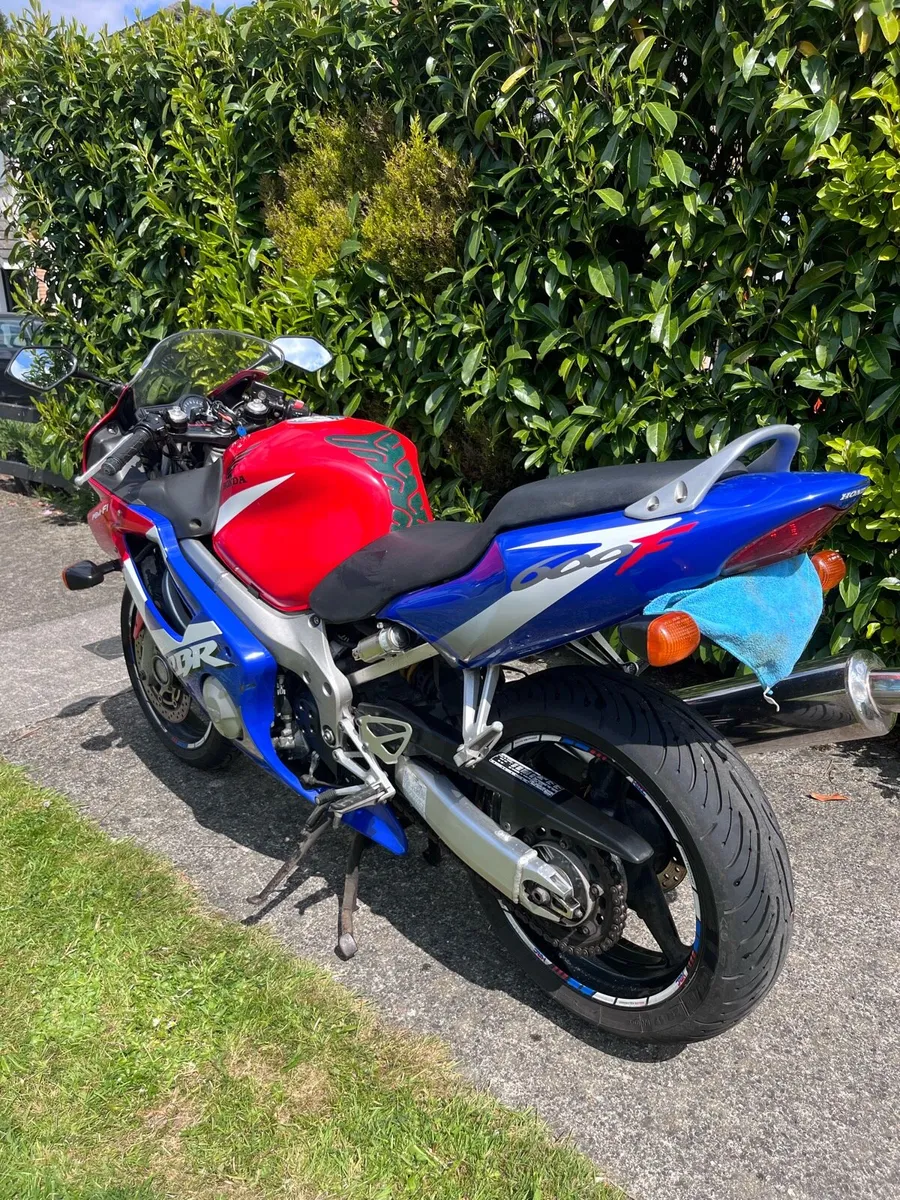 Honda CBR600 f4i - Image 2