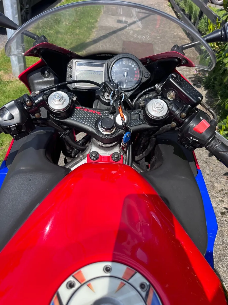 Honda CBR600 f4i - Image 4