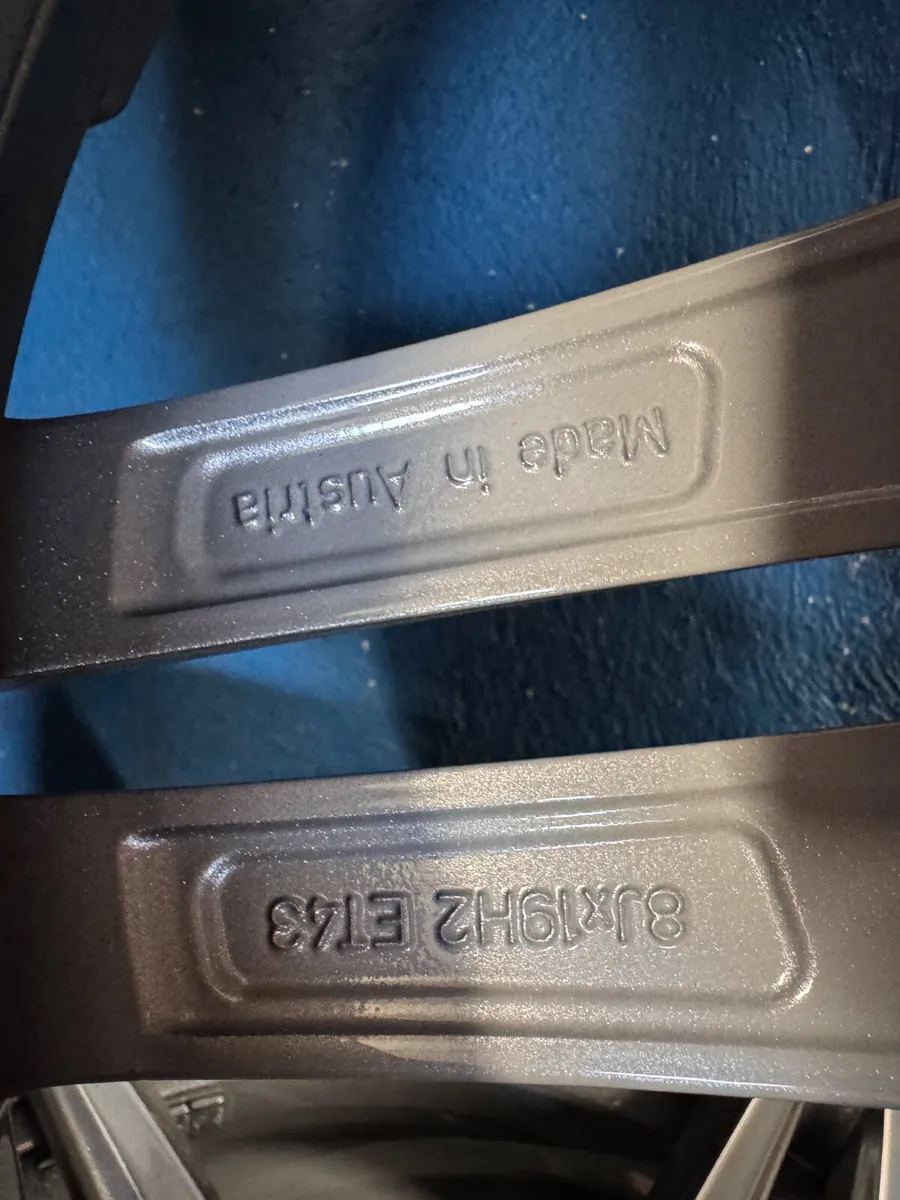 2019 Mercedes E220 19 AMG  Original Alloys - Image 3