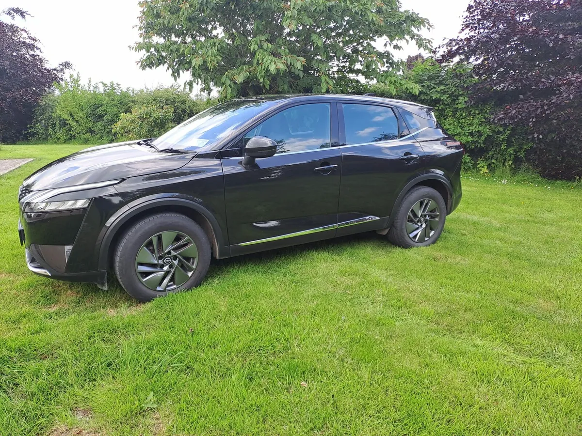 Nissan QASHQAI QQ 1.3 HYB SV MY2 4DR - Image 1