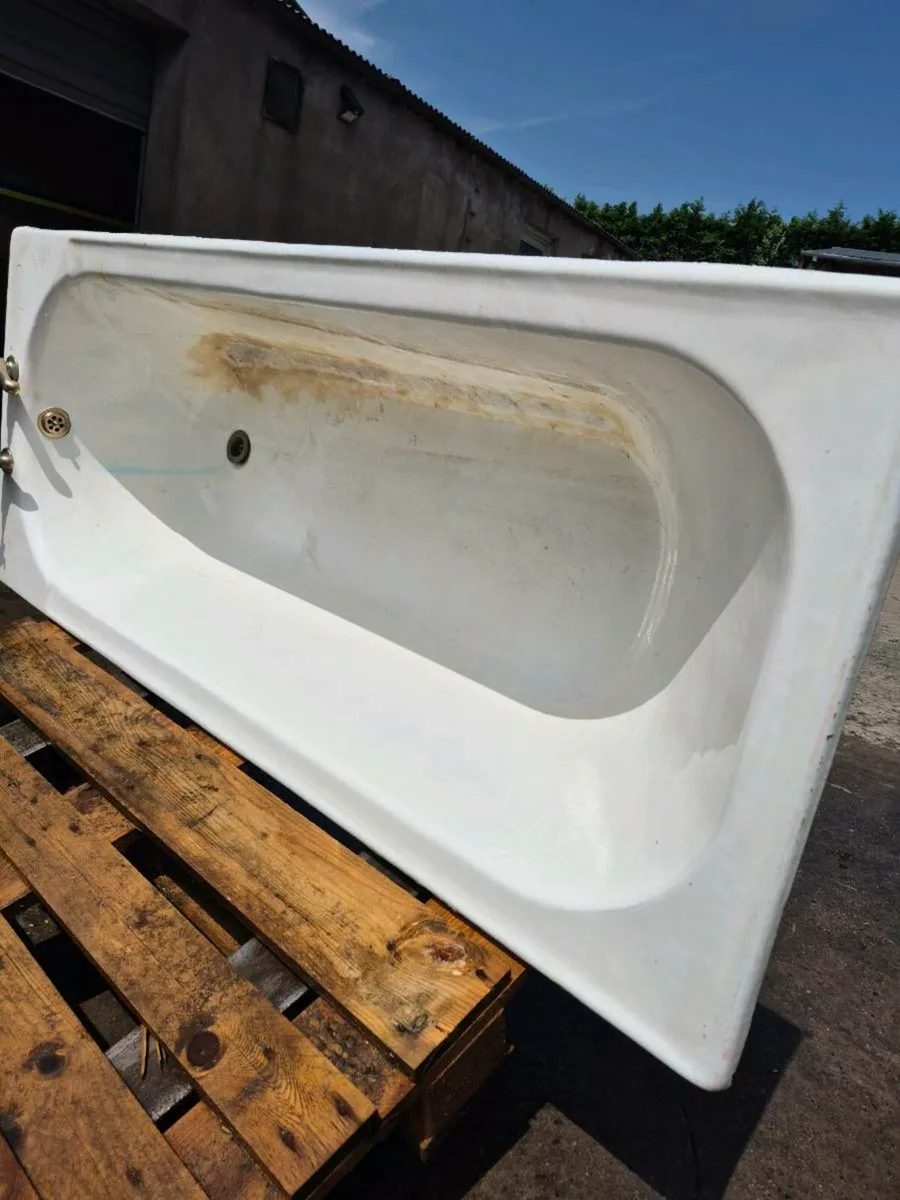Cast iron bath - Image 2
