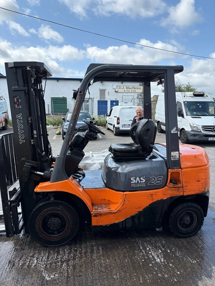 Toyota Fork Truck - Image 2