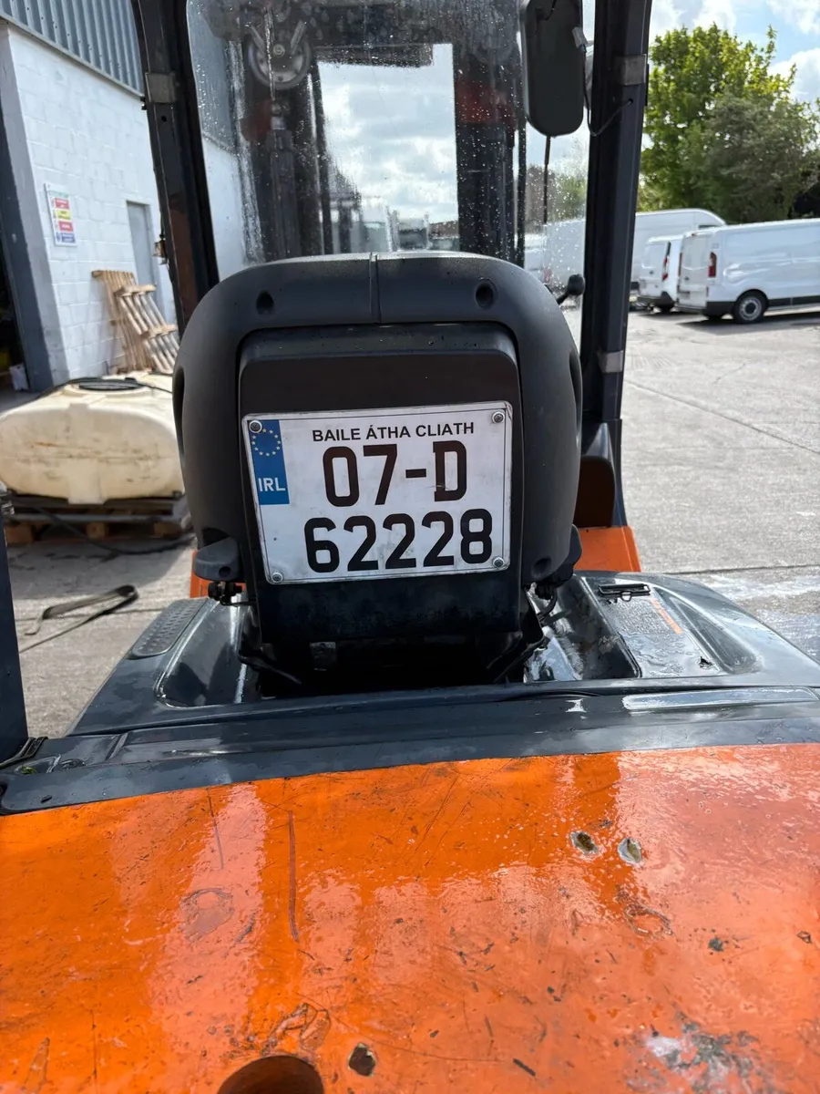 Toyota Fork Truck - Image 3