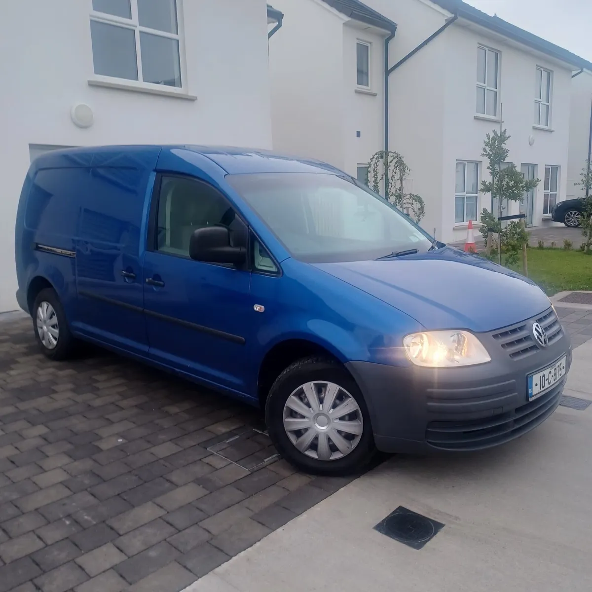 Volkswagen Caddy Maxi 1.9 TDI 2010 - Image 1