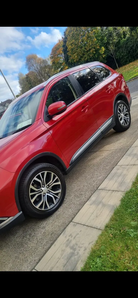 182 MITSUBISHI OUTLANDER - Image 1