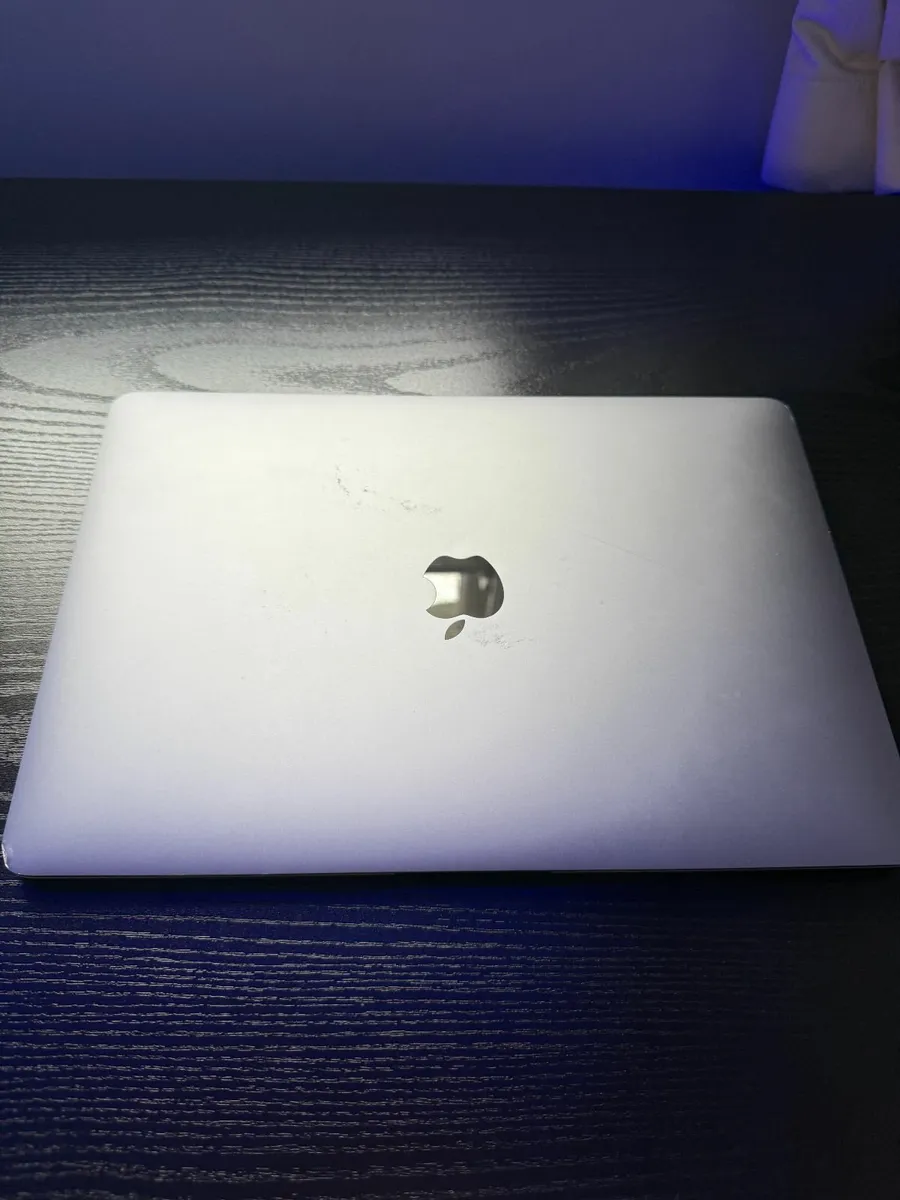 MacBook Air M1 2020 13" - Image 1