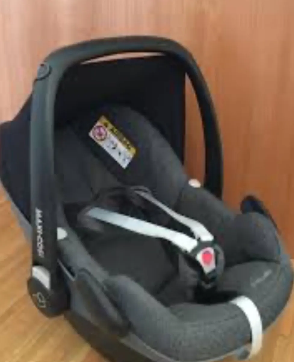 Icandy peach bundle&footmuff, maxicosi&isofix - Image 4