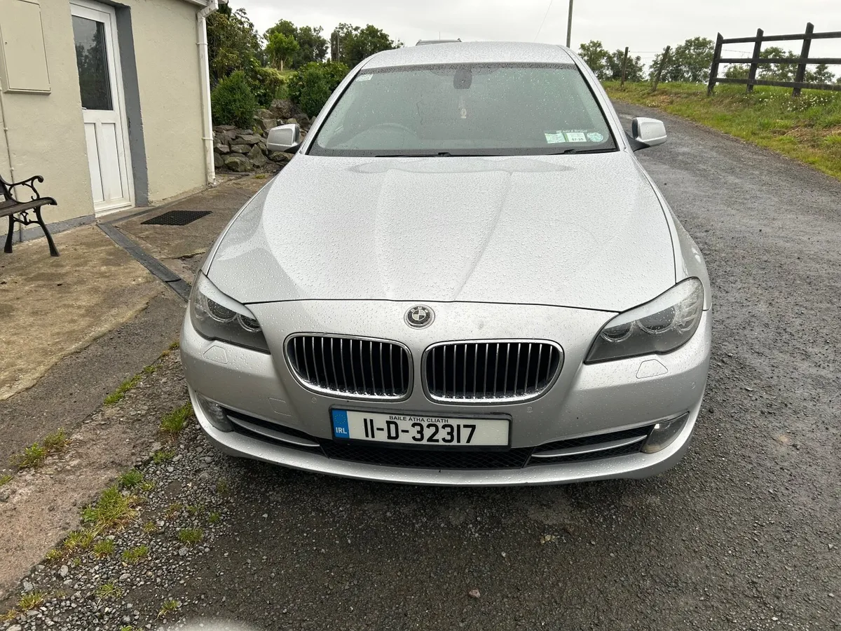 2011 BMW 5-Series automatic black leather - Image 2