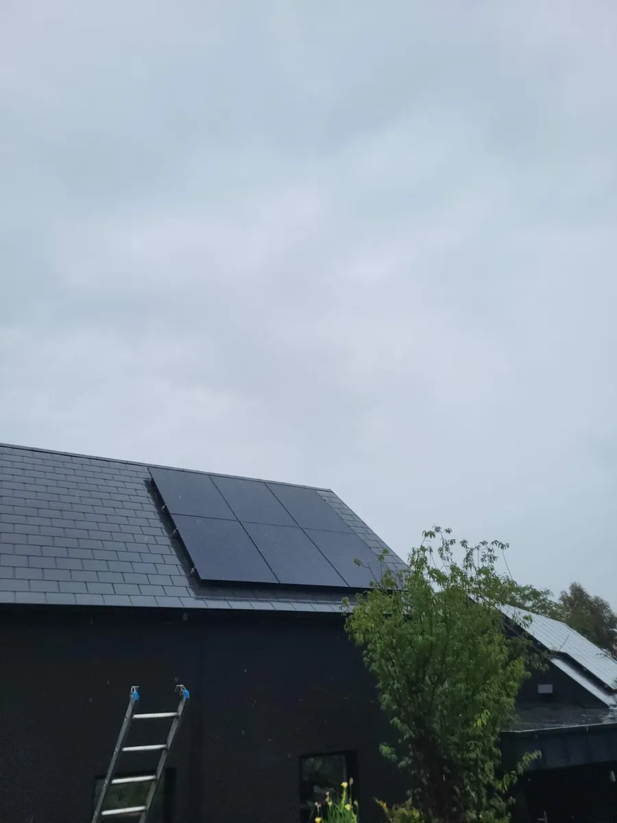 Brand new Longi 430w all black bifacial pane - Image 2