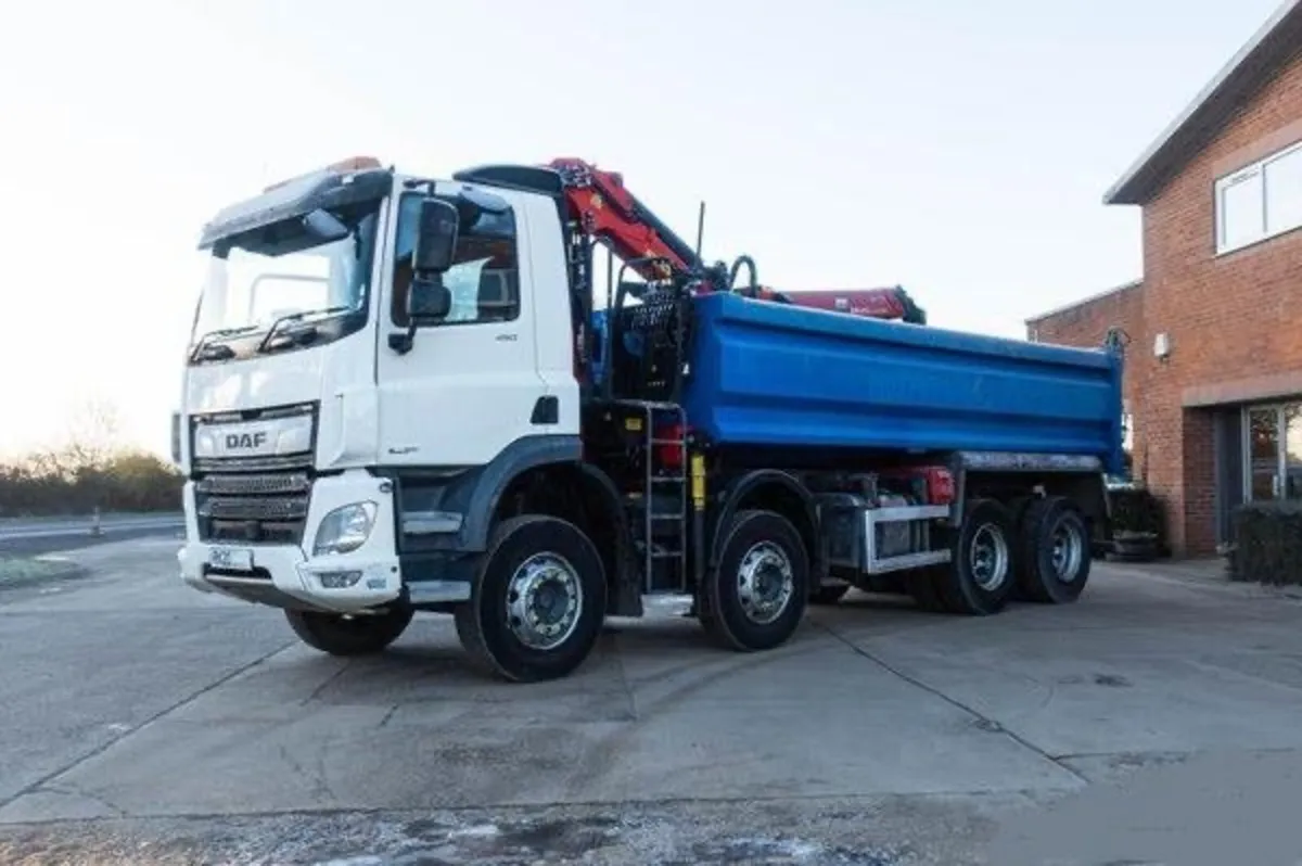 Grab lorry wanted
